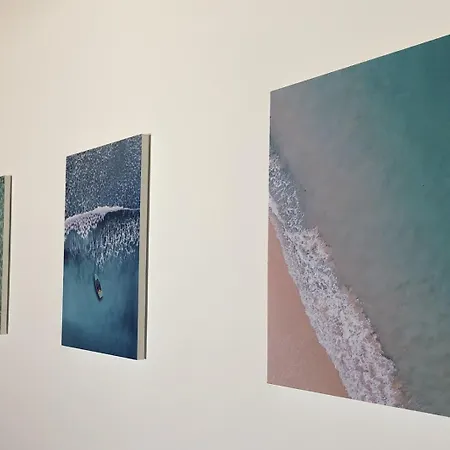 Les Pieds Dans Le Sable - 200 M De La