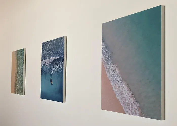 Les Pieds Dans Le Sable - 200 M De La